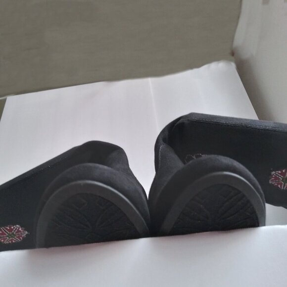 Chinese Laundry 'Briella' Black ThighHigh Suede Boots Floral Embroidery NWOB Sz6 - Picture 7 of 9